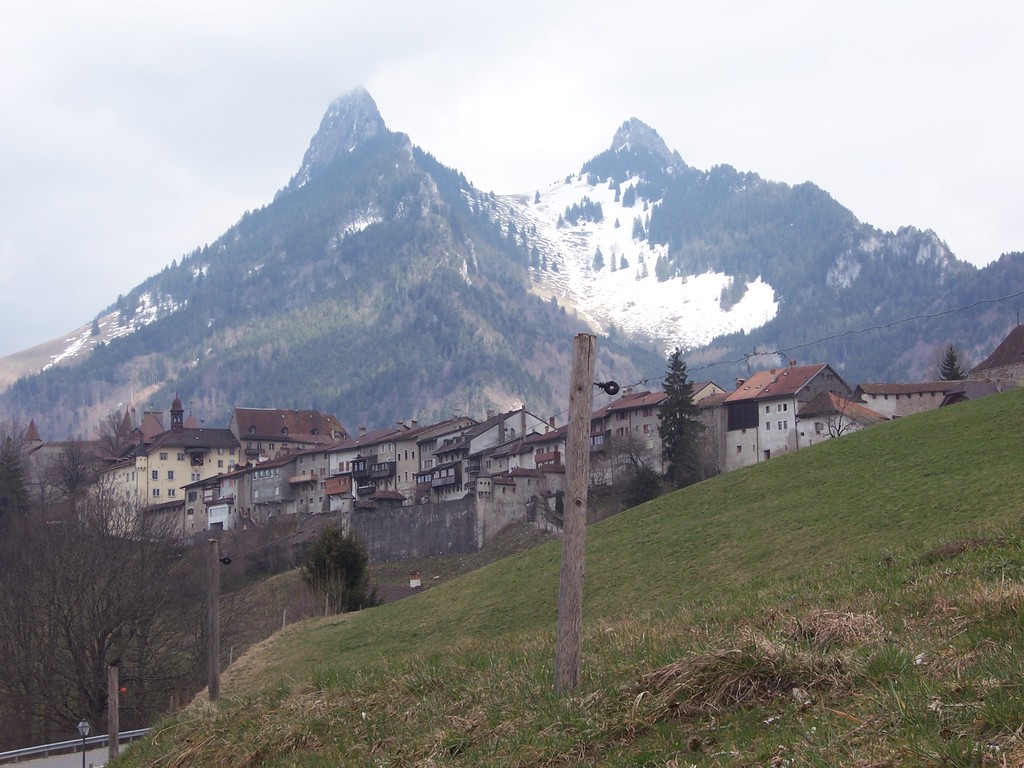 Los Alpes Berneses y otros macizos como en Gruyre se sitan en el centro del pas. Foto:PabloFR