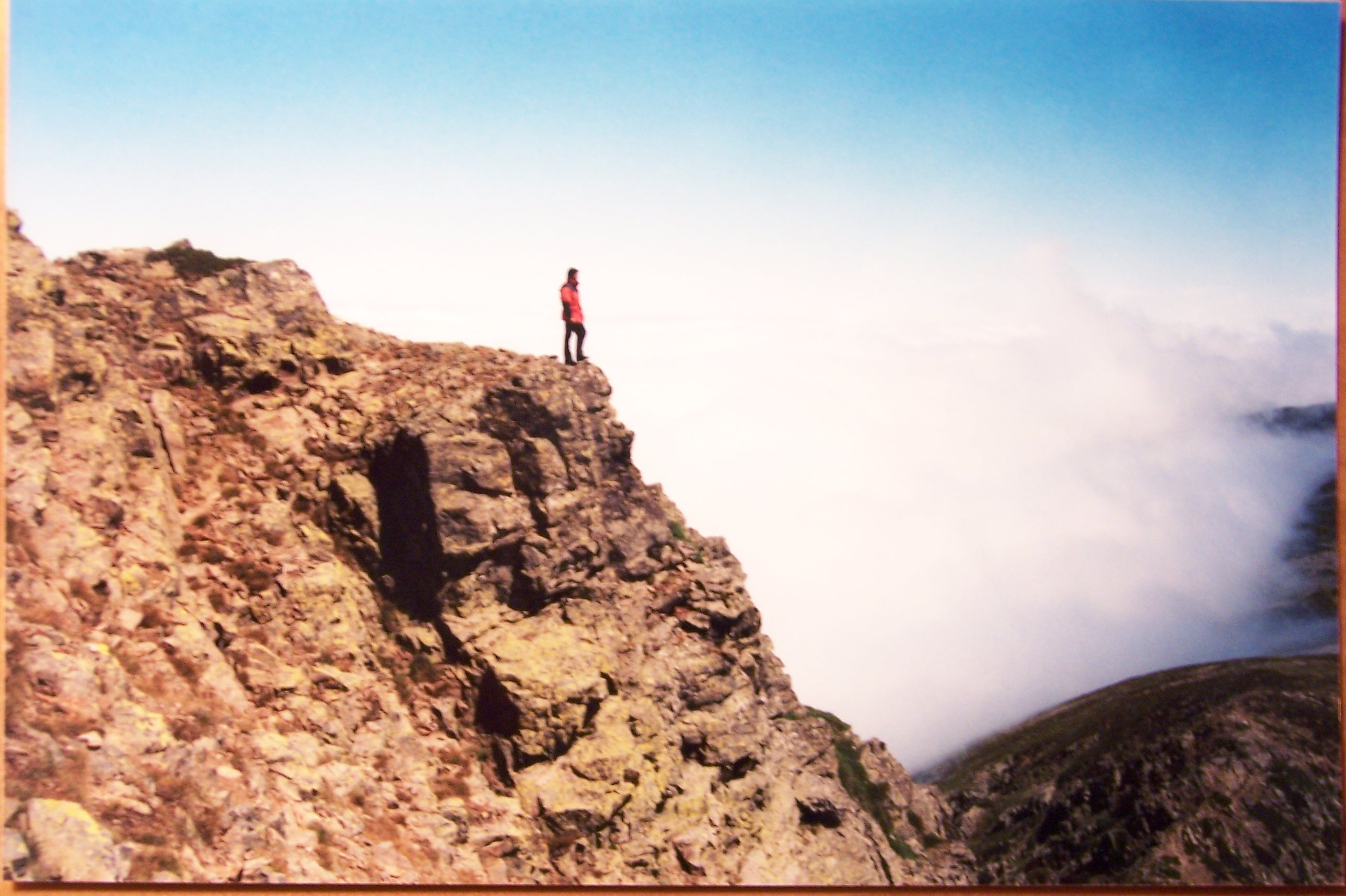 Escarpes de la cara Este del San Milln. FotoEscaneada: Rodrig