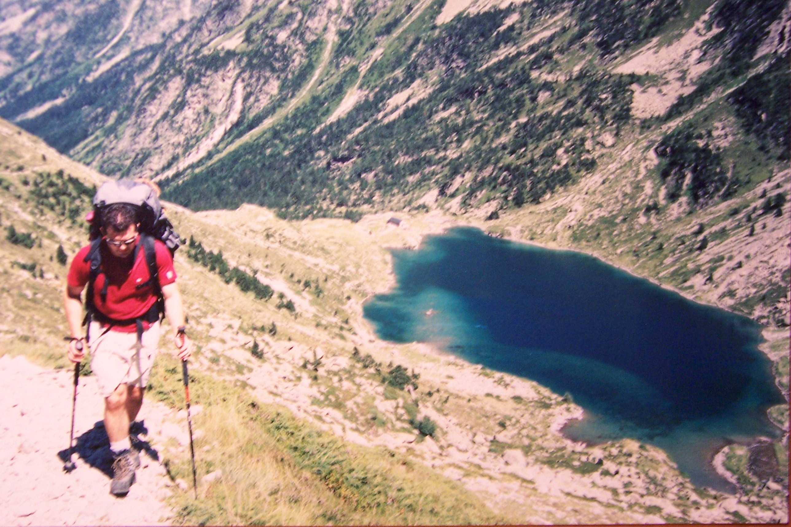 Salvando el duro desnivel sobre el lago de Latour