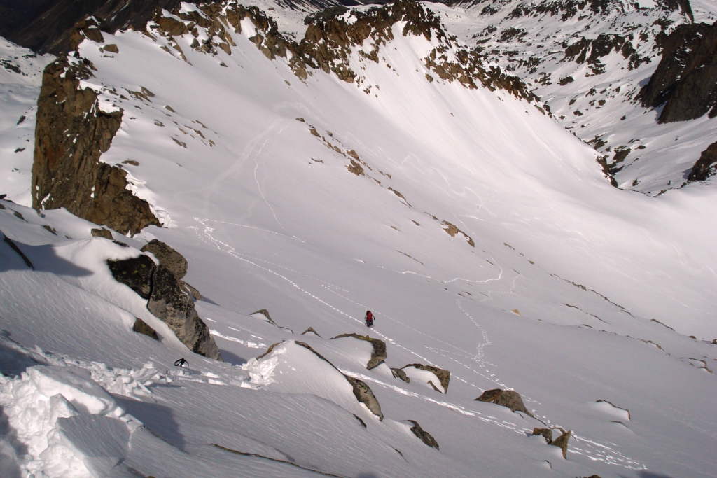 Cerca de la cresta a cumbre. Se observa la pendiente y el gran plató. Foto: Angel. Cerca de la cresta a cumbre. Se observa la pendiente y el gran plató. Foto: Angel