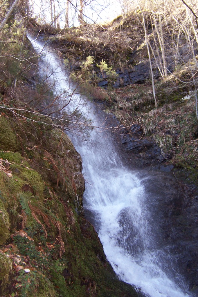 Una de las cascadas que dan nombre a la senda.