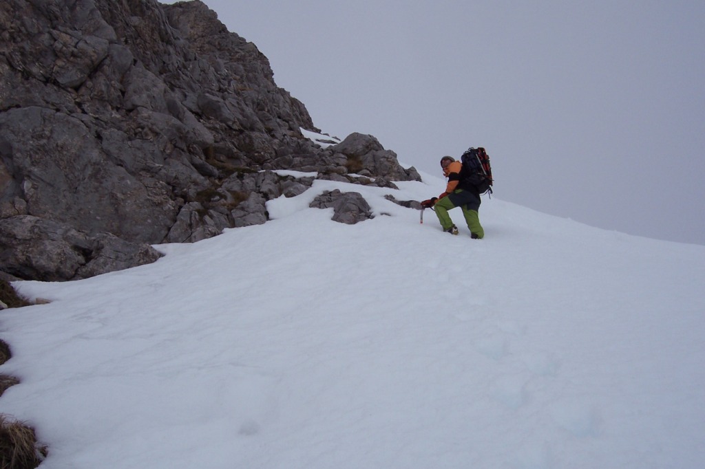 Subiendo por las palas de nieve y hielo