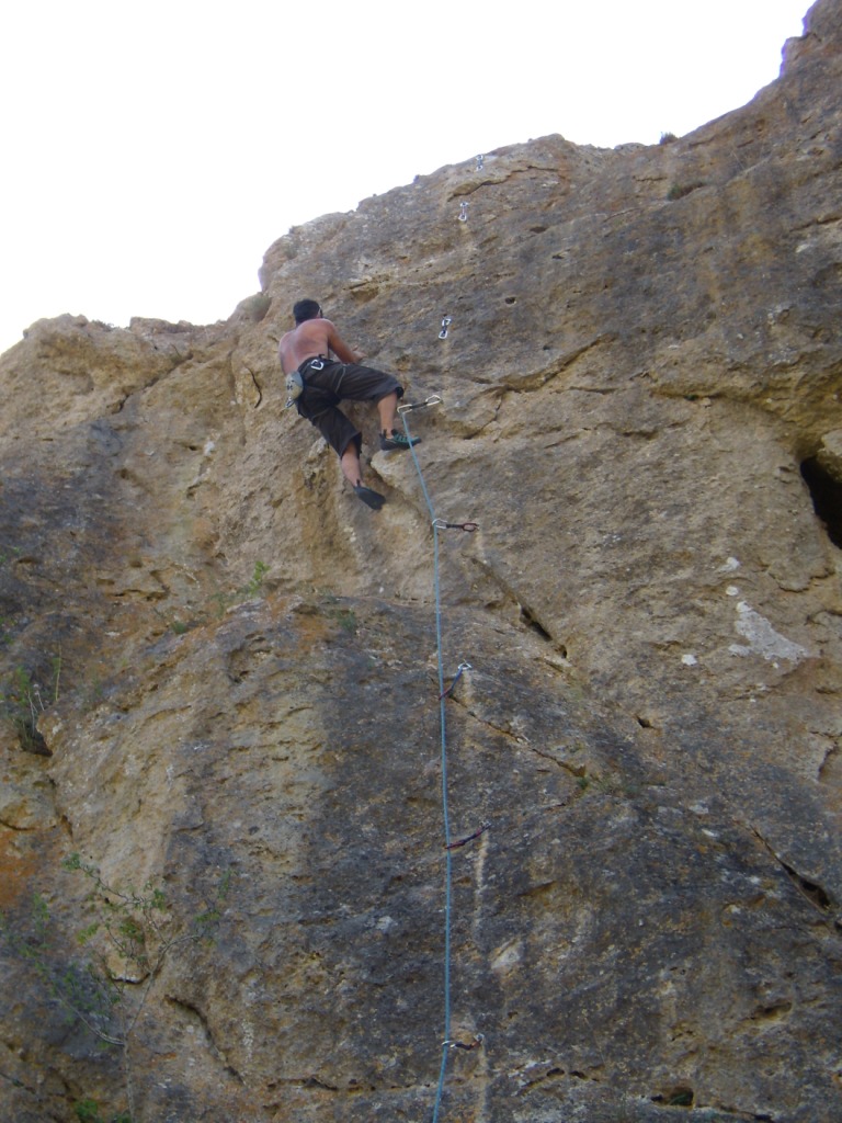 Vía de Escalada de V-6a